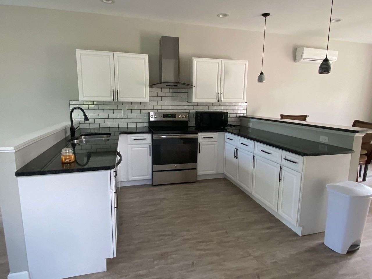 902 Dryden Rd - Photo 2 of 8