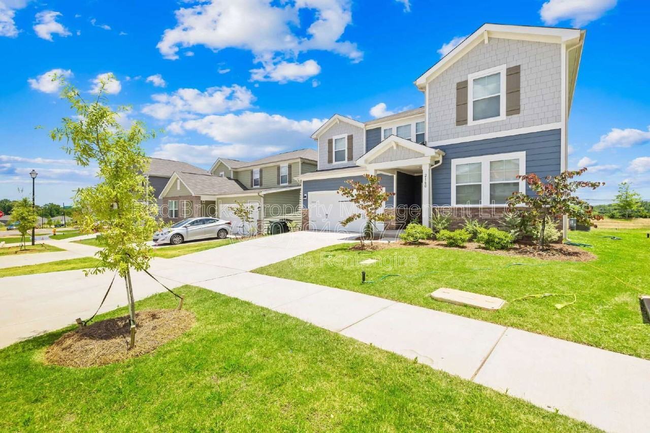 2160 Blue Sky Meadows Dr - Photo 3 of 30