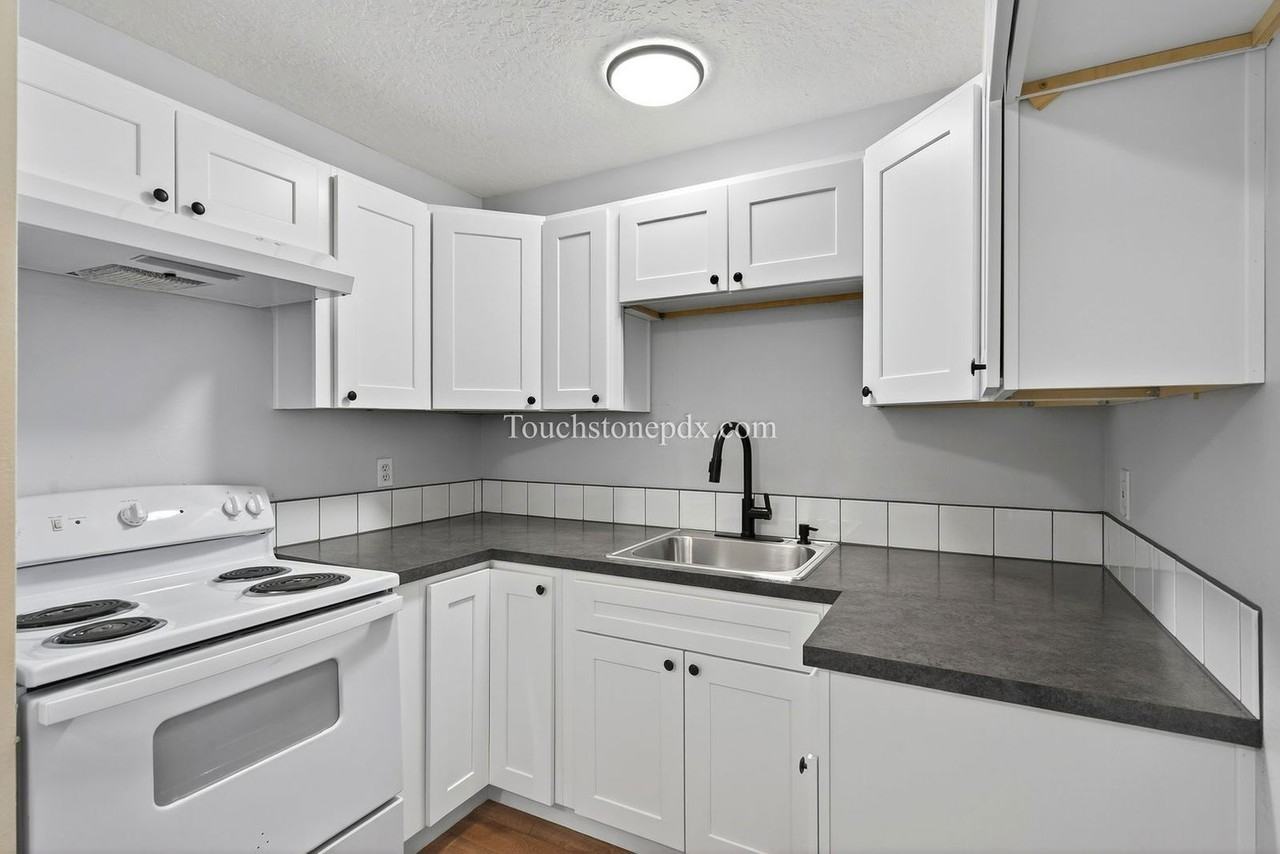 2429 Se 135th Ave - Photo 6 of 24