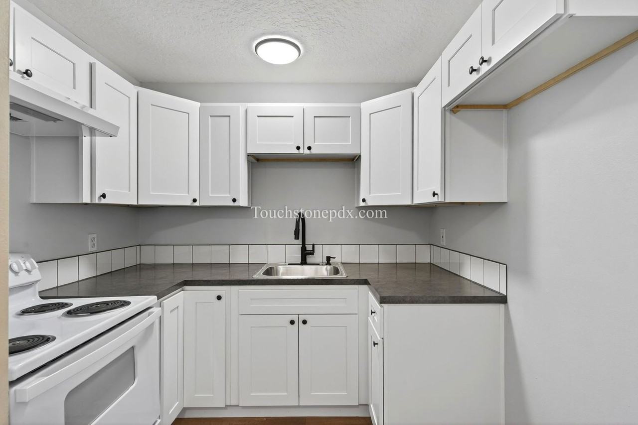 2429 Se 135th Ave - Photo 7 of 24