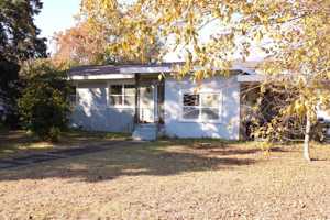 featured image of 1550 E Leonard St