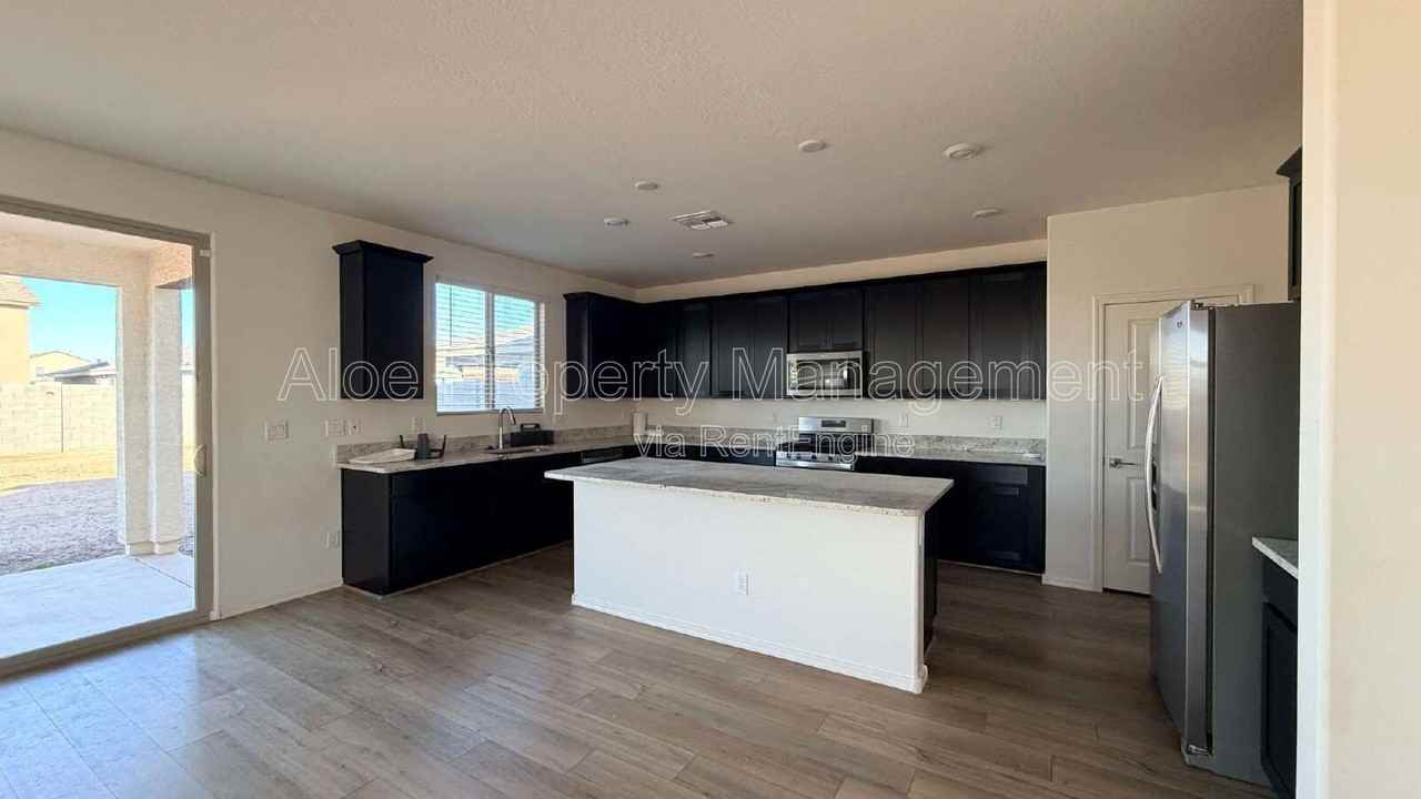 36658 W San Alvarez Ave - Photo 2 of 19