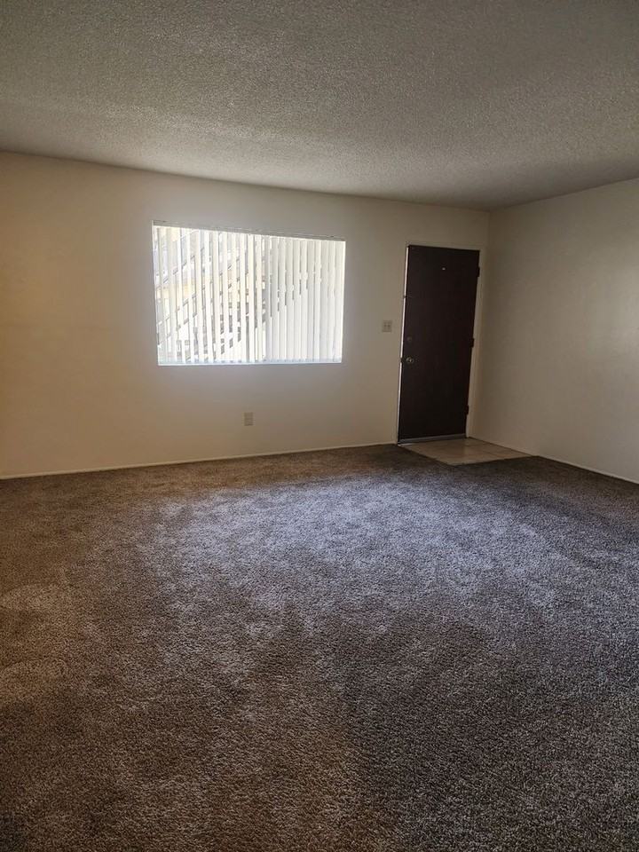 2102 Castro Ln #06 - Photo 4 of 12