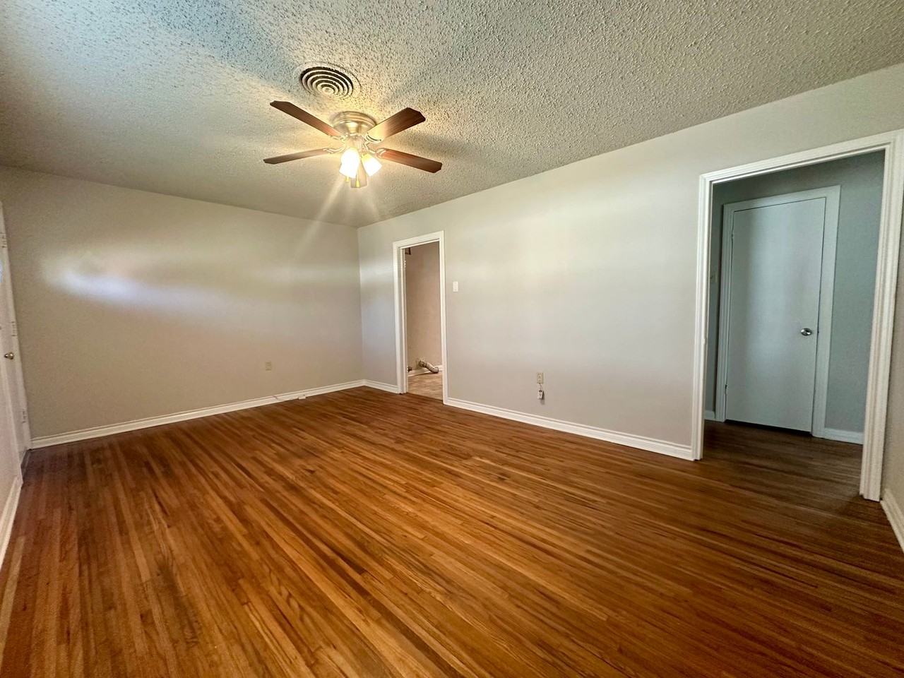 2612 Alice Ave - Photo 3 of 20