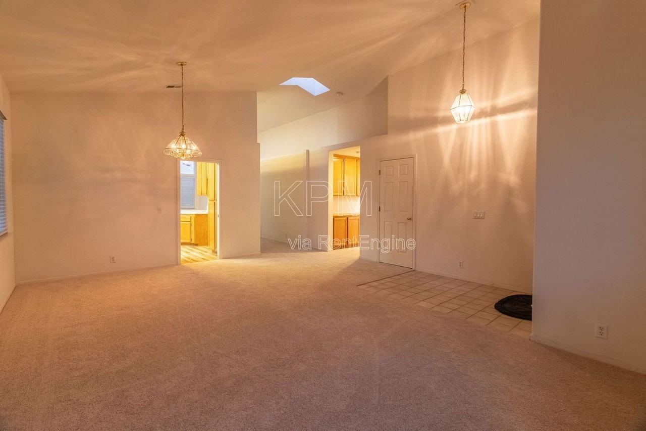 3441 Lava Bed Ct - Photo 5 of 31