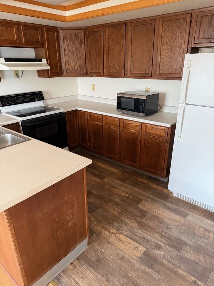 2706 Powder Dr - Photo 2 of 11