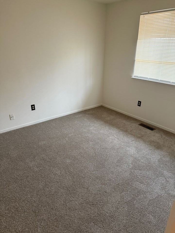 2706 Powder Dr - Photo 5 of 11