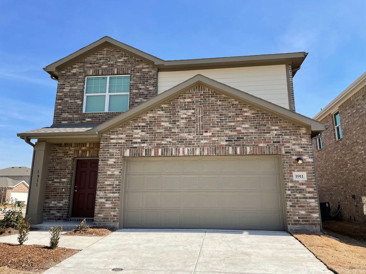 1911 Chapel Hill Rd - Photo 2 of 16