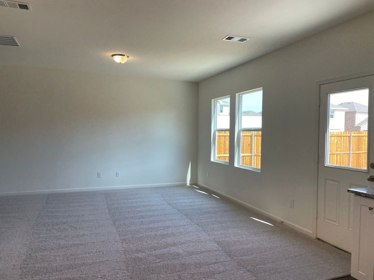 1911 Chapel Hill Rd - Photo 4 of 16