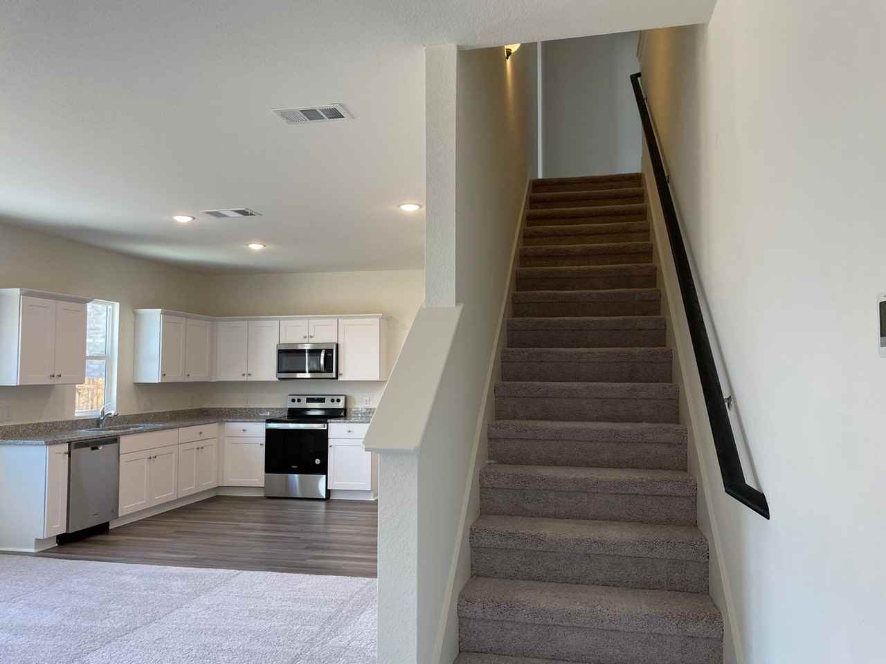 1911 Chapel Hill Rd - Photo 5 of 16