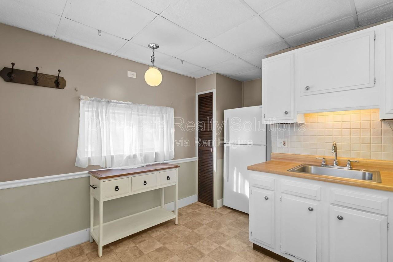 409 Harrison Ave - Photo 3 of 37