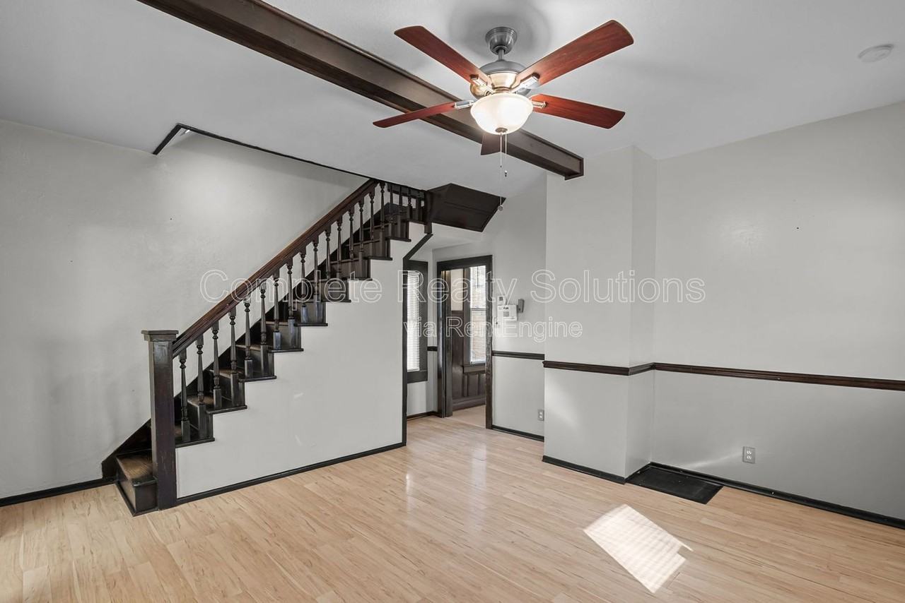 409 Harrison Ave - Photo 7 of 37