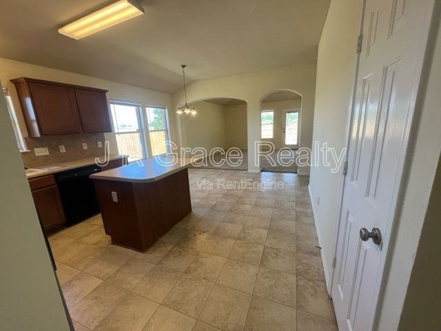 6401 Serena Ln - Photo 5 of 12
