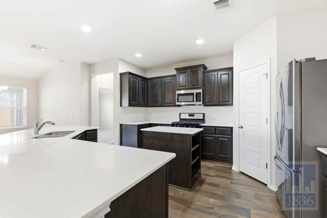 7800 Vista Mejor Dr - Photo 2 of 40