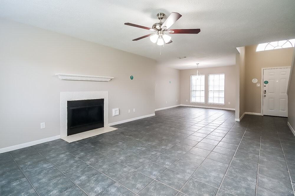 28710 Sedgefield St - Photo 4 of 17