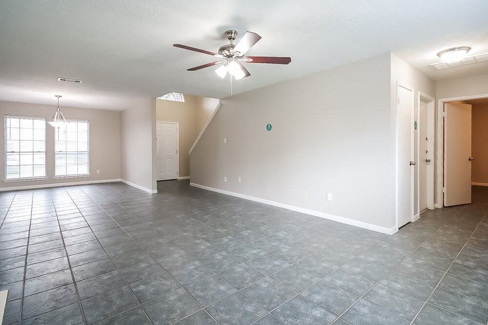 28710 Sedgefield St - Photo 6 of 17