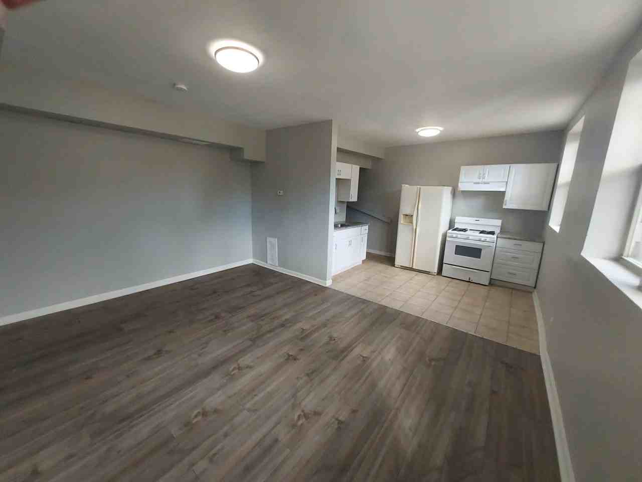 4700 W Flournoy St - Photo 4 of 5