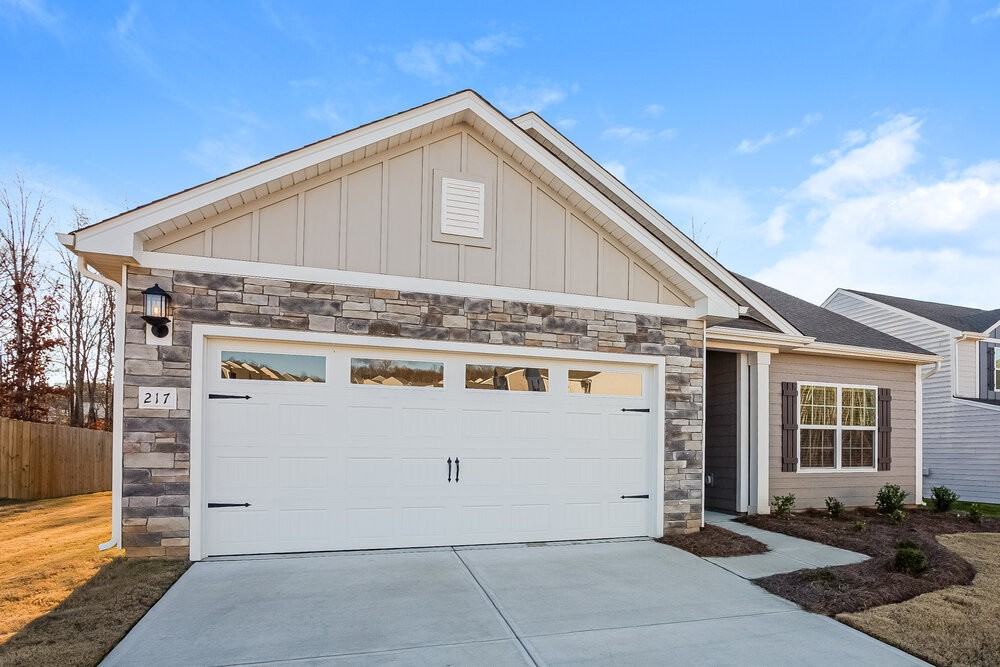 217 Colonial Reserve Ave - Photo 3 of 16