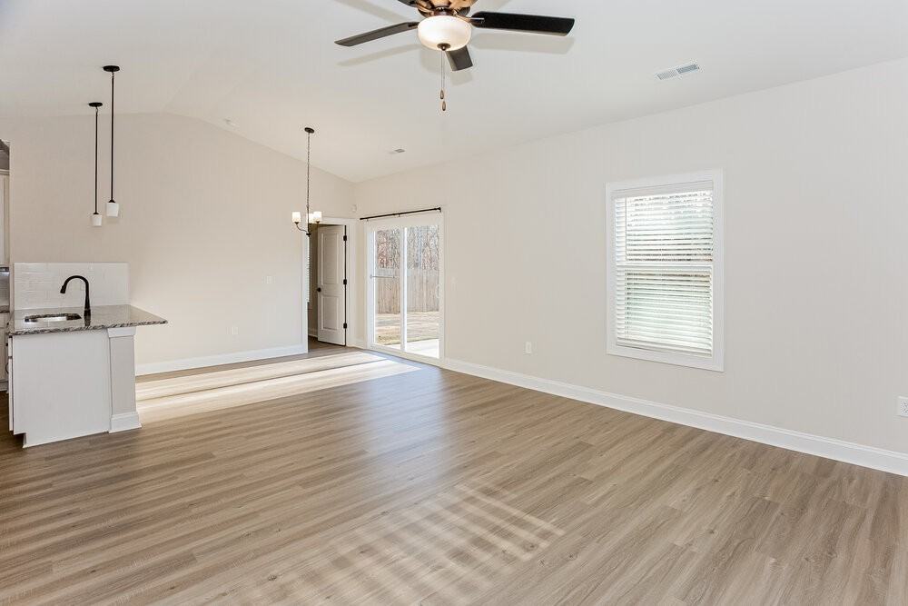 217 Colonial Reserve Ave - Photo 6 of 16