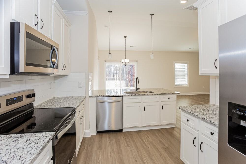 217 Colonial Reserve Ave - Photo 7 of 16