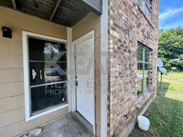 featured image of 102 N Marigny Cir