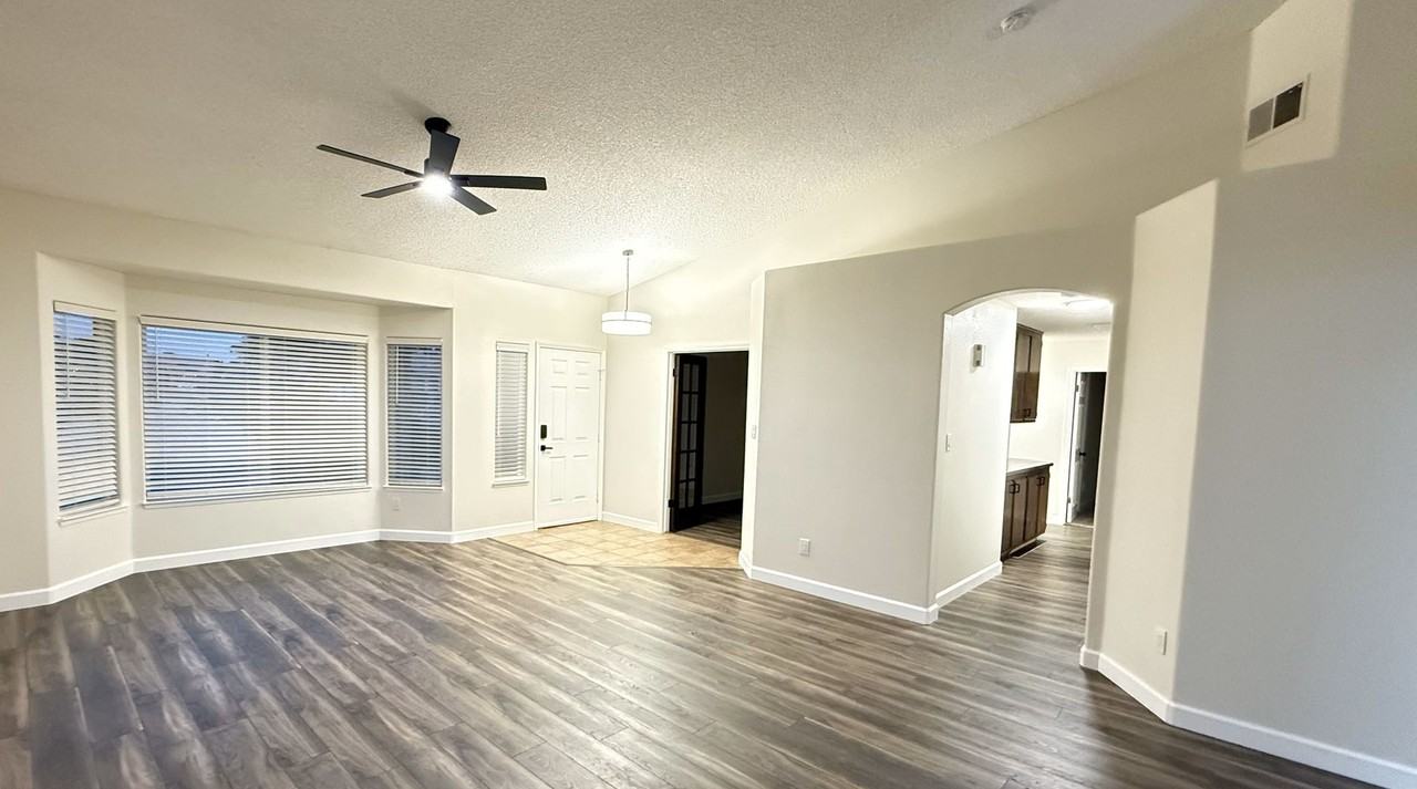 8629 White Rock Dr - Photo 2 of 17