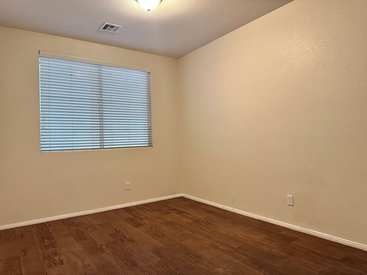 9676 Ridgebluff Ave - Photo 3 of 17