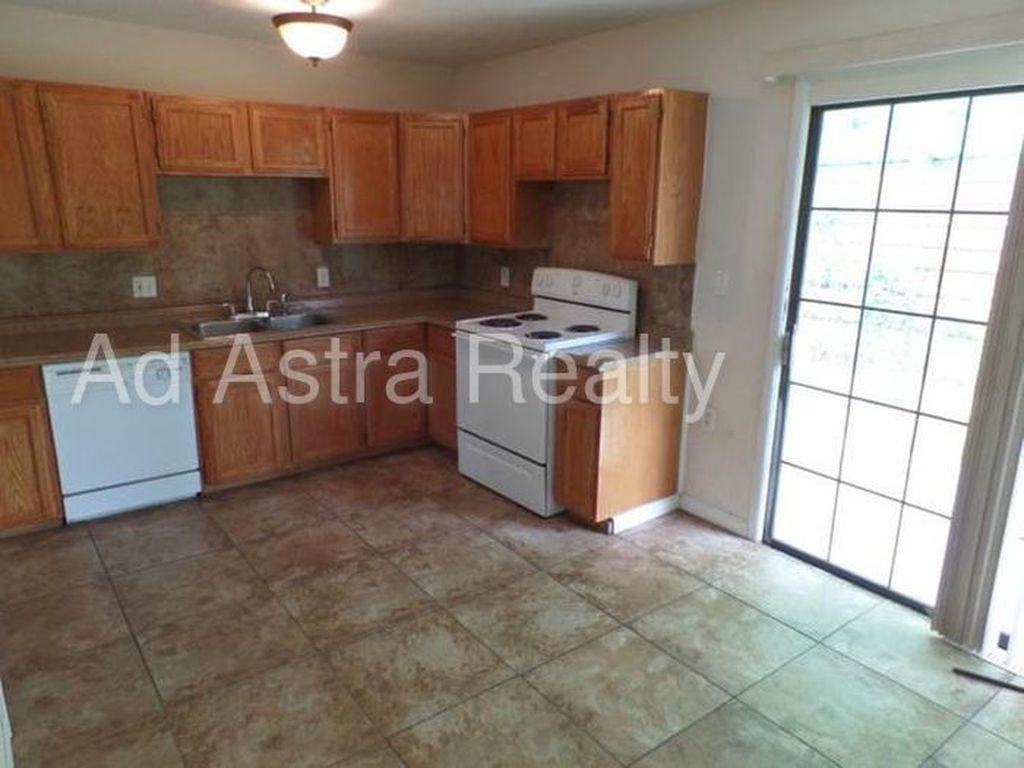 11415 Ditman Ave - Photo 2 of 6