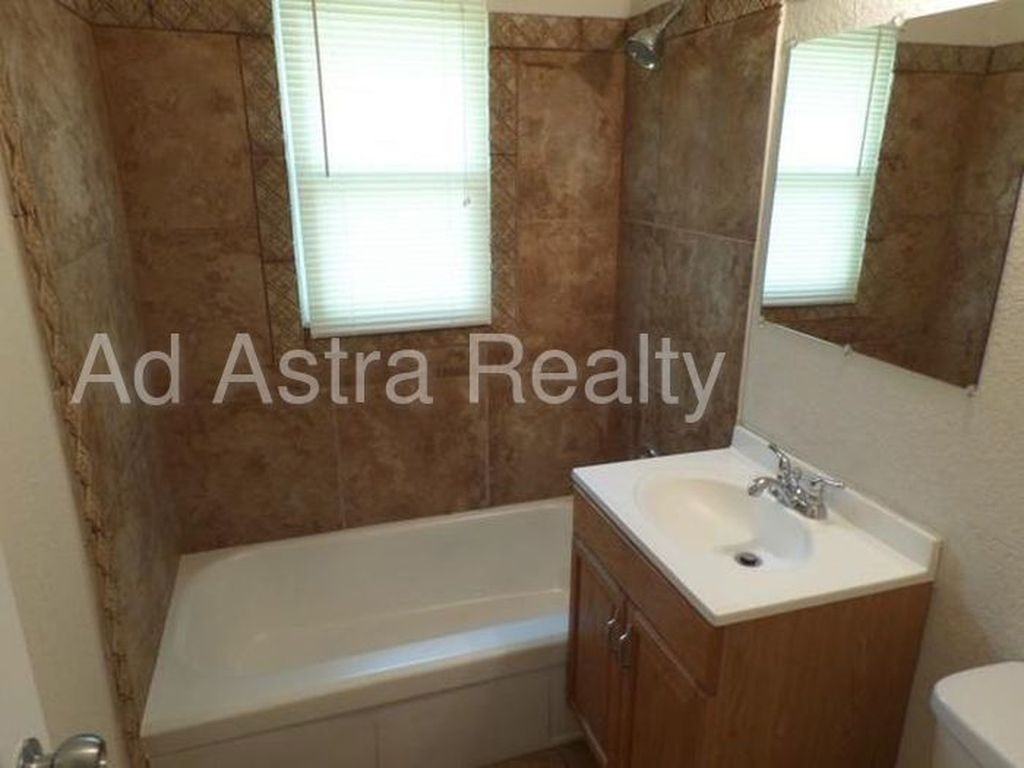 11415 Ditman Ave - Photo 4 of 6