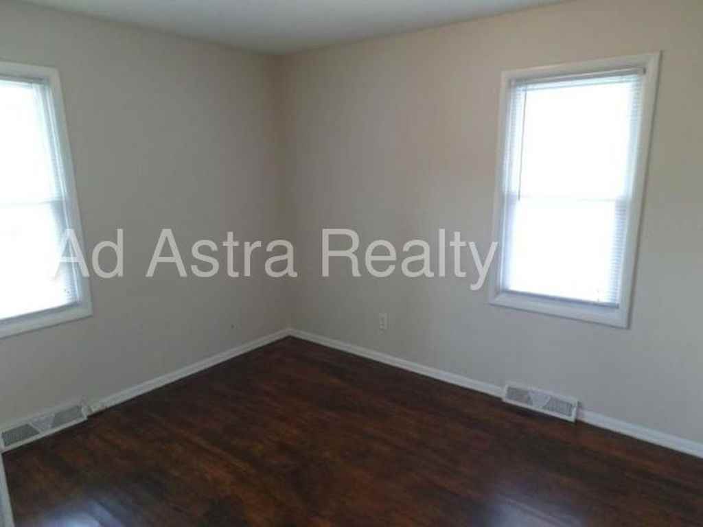 11415 Ditman Ave - Photo 5 of 6