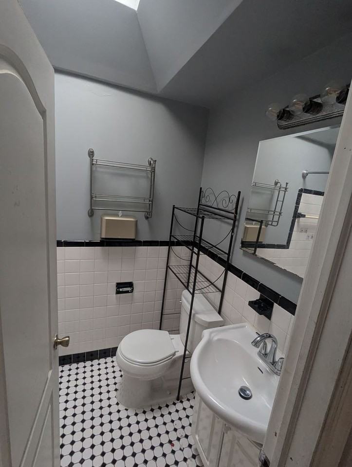 1355 Westbury Dr - Photo 6 of 10