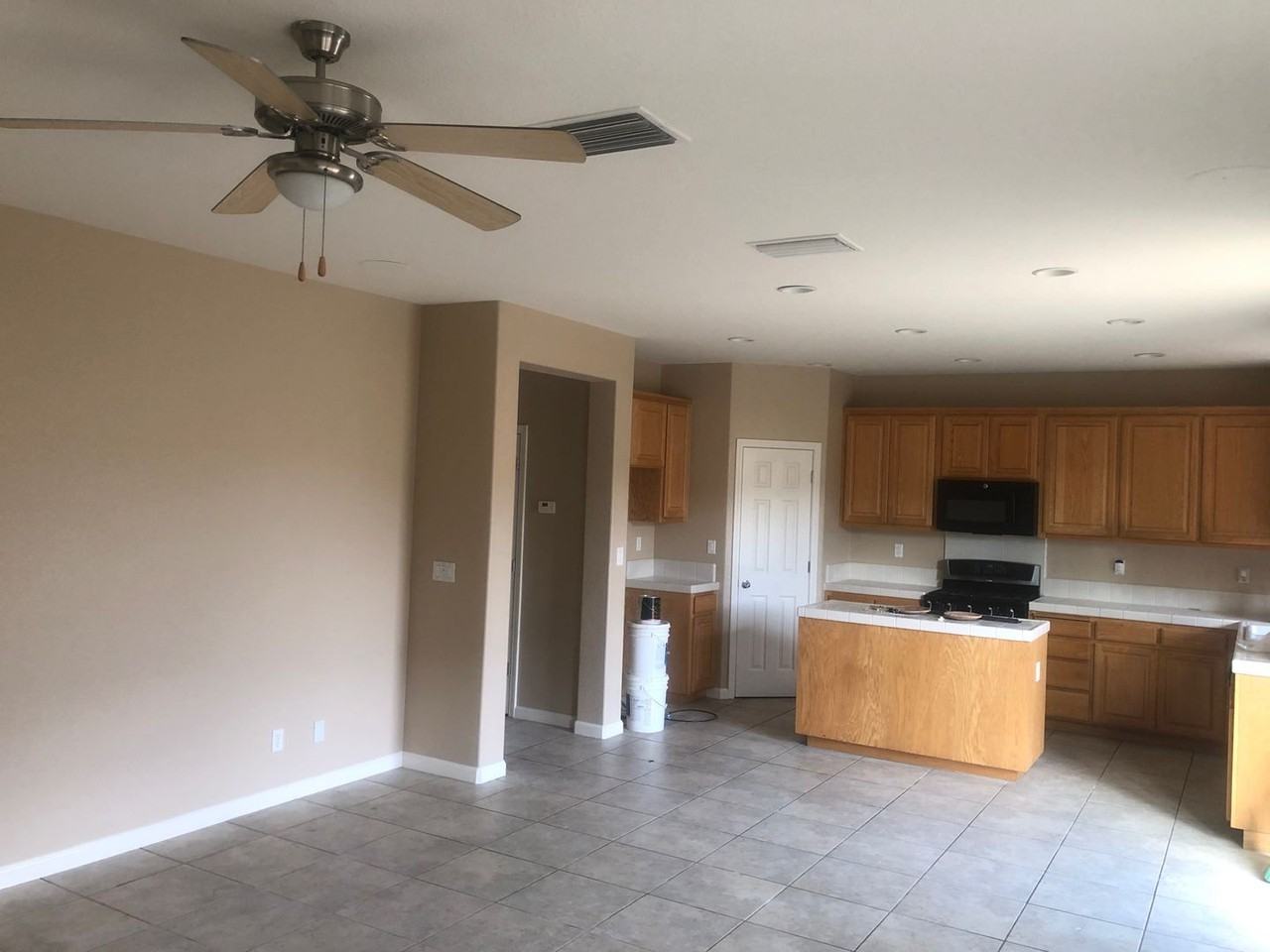 9369 Vintner Cir - Photo 3 of 6