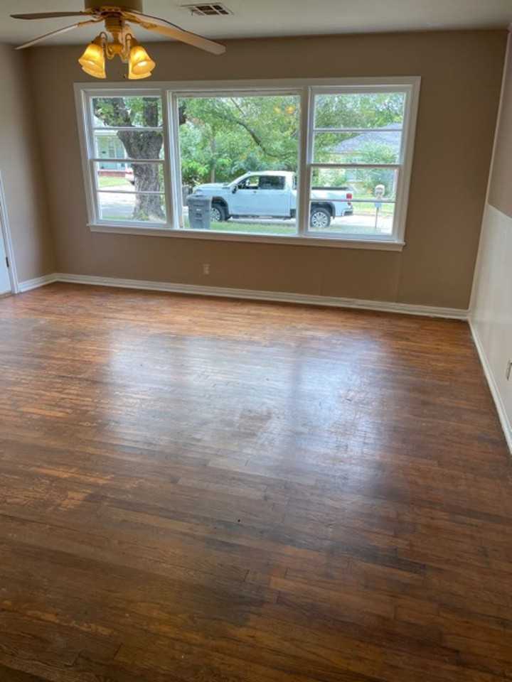 2236 Dewey Pl - Photo 2 of 11