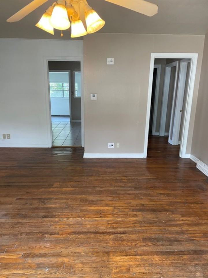 2236 Dewey Pl - Photo 3 of 11