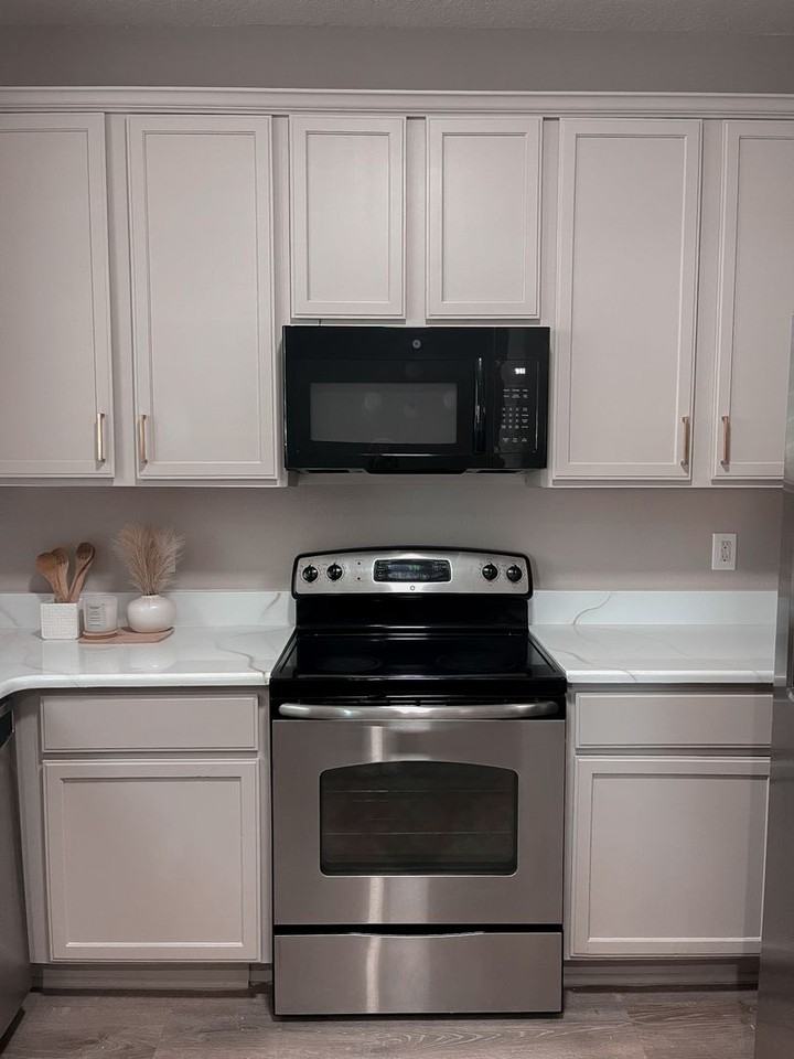 4385 Gardenstone Ct - Photo 7 of 32