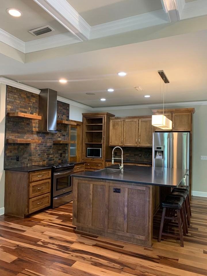 102 Valley Chase Dr - Photo 3 of 21