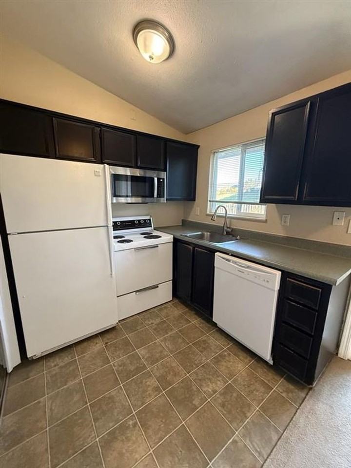 18830 Nw Shadow Ln - Photo 4 of 9