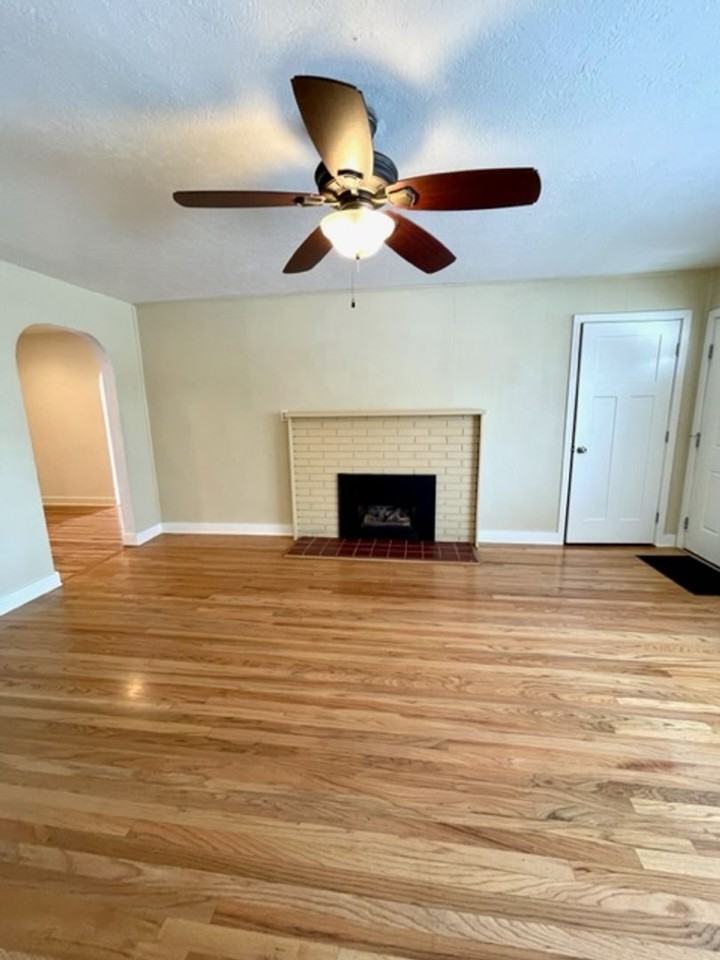 204 Ne 5th St - Photo 7 of 24