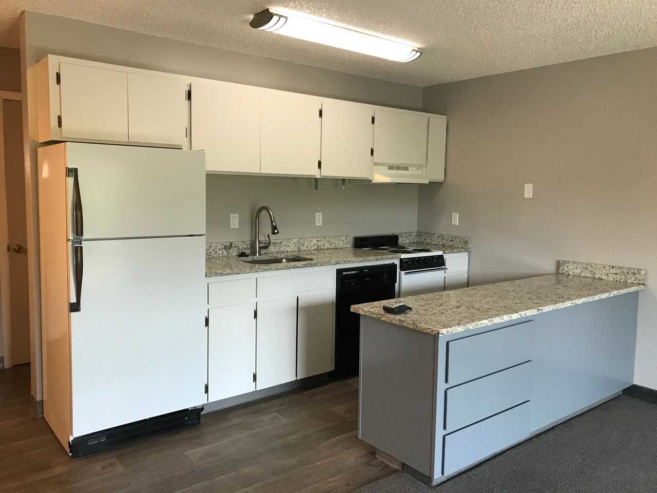 1565 Nw Wall St #305 - Photo 3 of 25