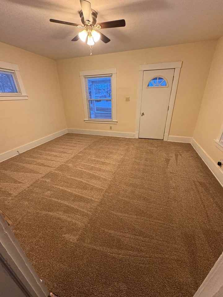 100 Smithsonian St - Photo 7 of 13