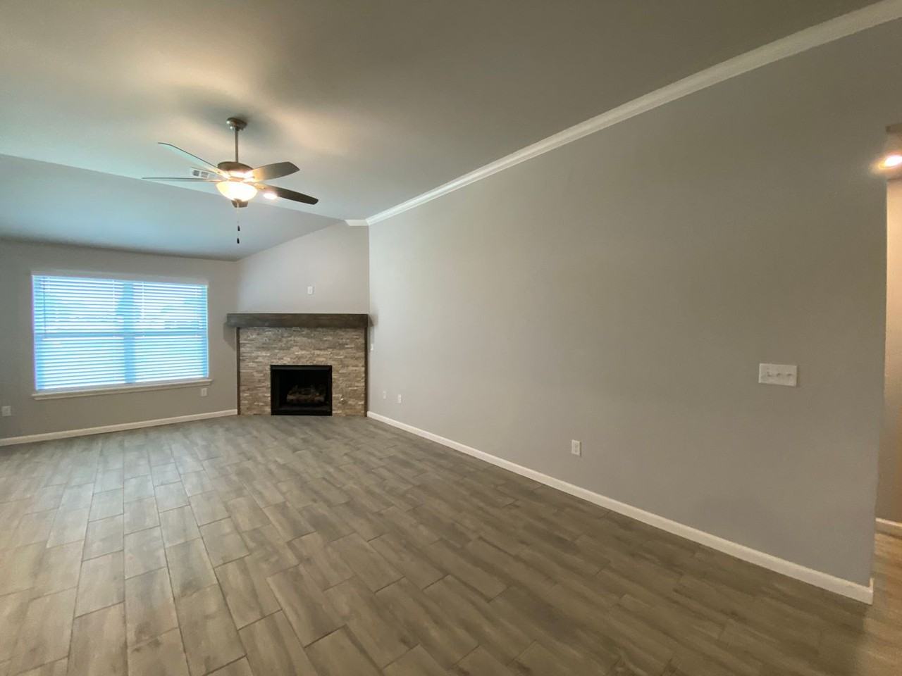 8513 Nw 77th Pl - Photo 6 of 33