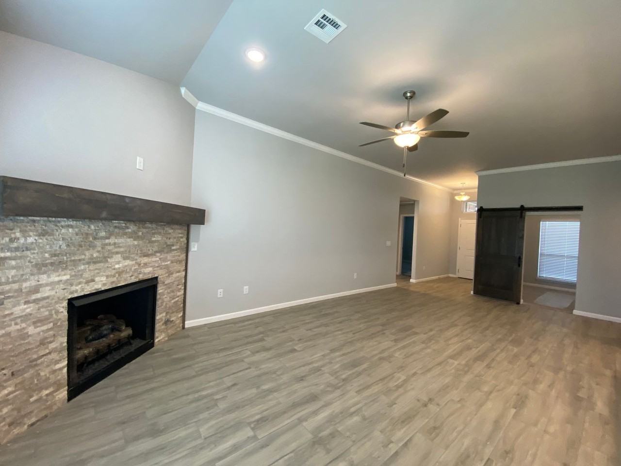 8513 Nw 77th Pl - Photo 7 of 33