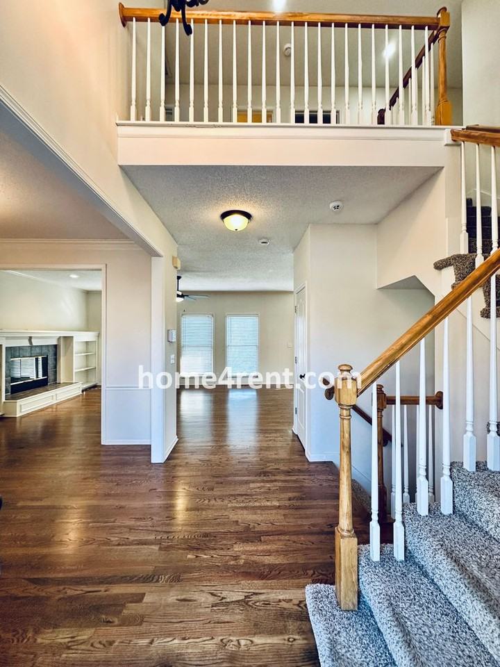 12709 Woodward St - Photo 3 of 50