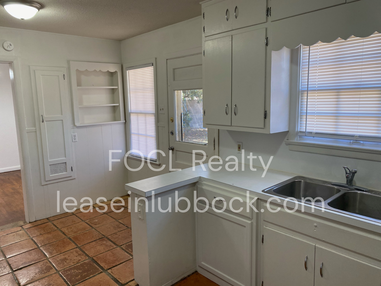 3708 24th St - Photo 5 of 10