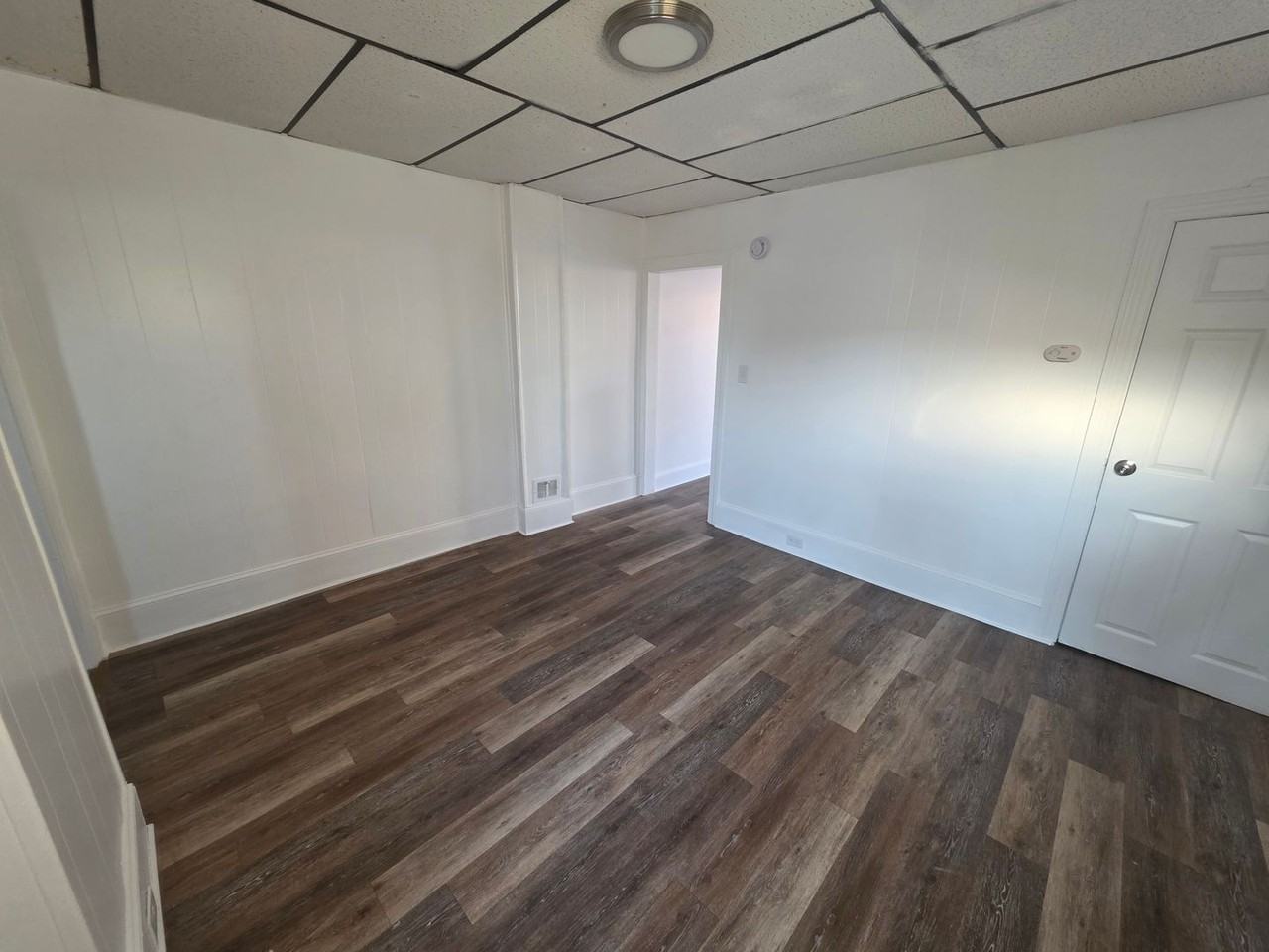 1220 Lancaster Ave - Photo 4 of 17