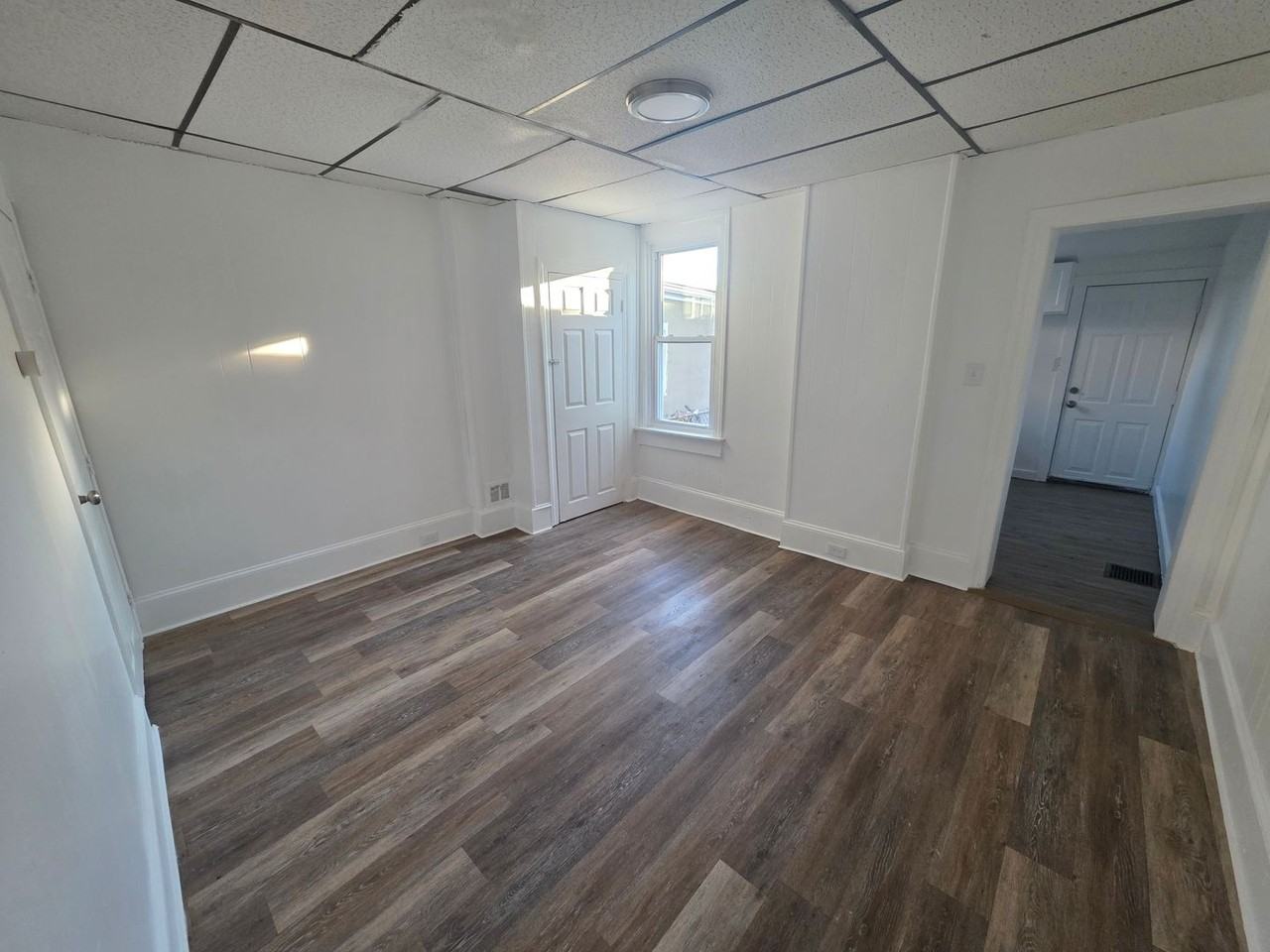 1220 Lancaster Ave - Photo 5 of 17