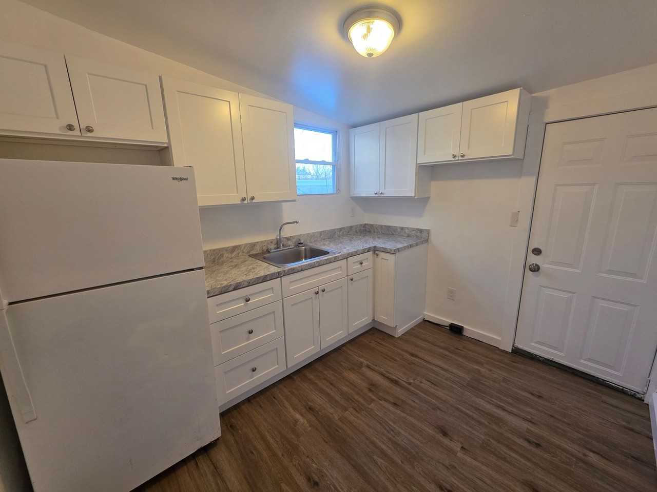 1220 Lancaster Ave - Photo 6 of 17