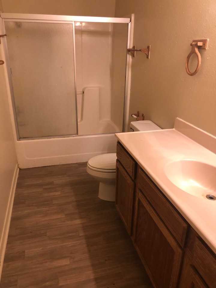 235 S Eastern Ave - Photo 6 of 10