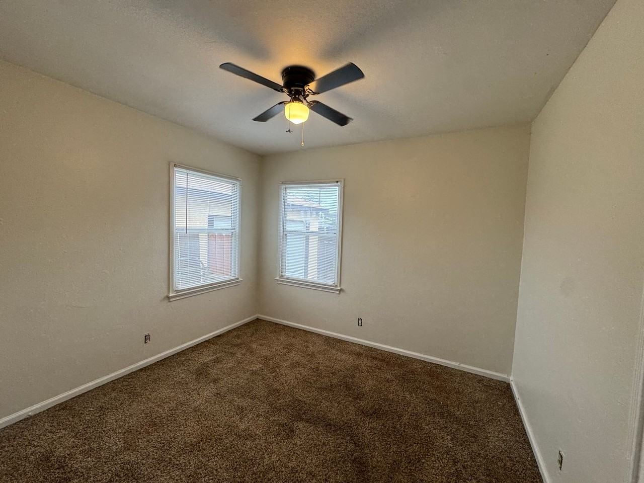 1106 El Tejon Ave - Photo 7 of 10