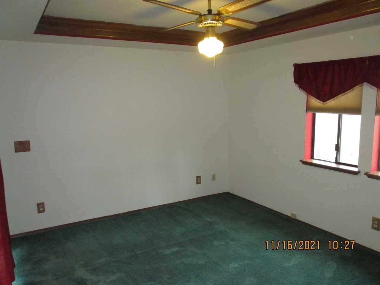 527 N Washington St - Photo 5 of 19